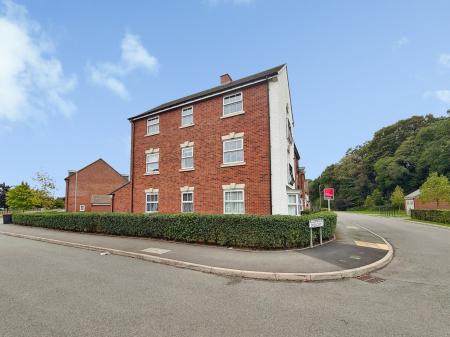 2 bedroom Flat for sale in Bloomfield Crescent, Doseley, TF4