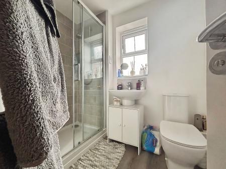 2 bedroom Flat for sale in Bloomfield Crescent, Doseley, TF4