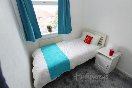 Westacre Gardens, Stechford B33 - 8-8 Viewings