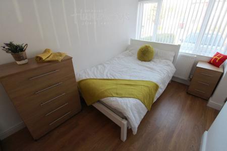 1 bedroom Property to let in Stanton Road - VIEWINGS FROM 8am – 8pm