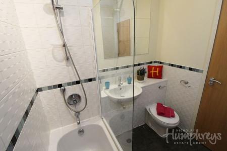 1 bedroom Property to let in The Orb, Jewellery Quarter, B1 - 8-8 Viewings