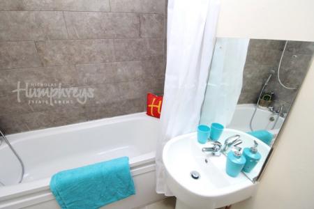 2 bedroom Property to let in Bodmin Grove, B7 - 8-8 Viewings