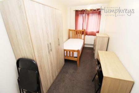 2 bedroom Property to let in Bodmin Grove, B7 - 8-8 Viewings