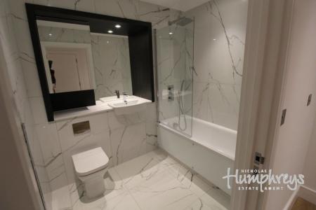 2 bedroom Property to let in East Timber Yard - B5 - 8-8 Viewings