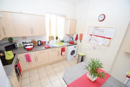 1 bedroom Property to let in Double Bedroom, Carlyle Road B16