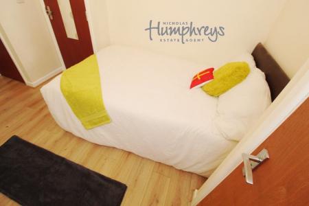 2 bedroom Property to let in Exeter Road - VIEWINGS FROM 8am – 8pm