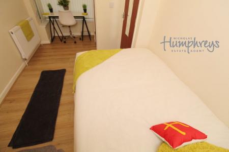 2 bedroom Property to let in Exeter Road - VIEWINGS FROM 8am – 8pm