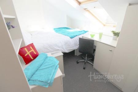 5 bedroom Property to let in Harborne Park Rd, Harborne, B17 - 8am-8pm Viewings