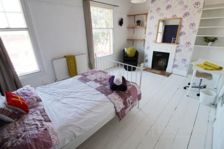 5 bedroom Property to let in Reservoir Road, Edgbaston B16 - 8-8 Viewings