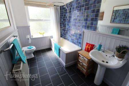 5 bedroom Property to let in Reservoir Road, Edgbaston B16 - 8-8 Viewings