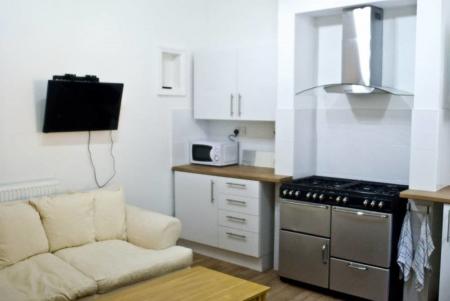 6 bedroom Property to let in Harold Road, Edgbaston B16 - 8-8 Viewings