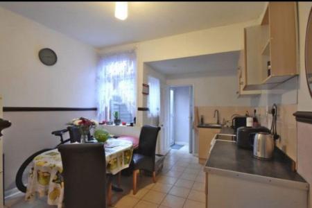 2 bedroom Property to let in Swan Lane CV2