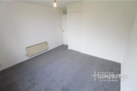 2 bedroom Property to let in Albany Court, Halesowen B62