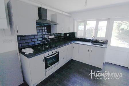 3 bedroom Property to let in Blakeley Hall Road, Oldbury B69 - 8-8 Viewings