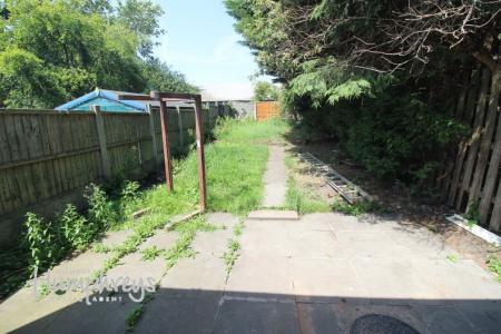 3 bedroom Property to let in Blakeley Hall Road, Oldbury B69 - 8-8 Viewings