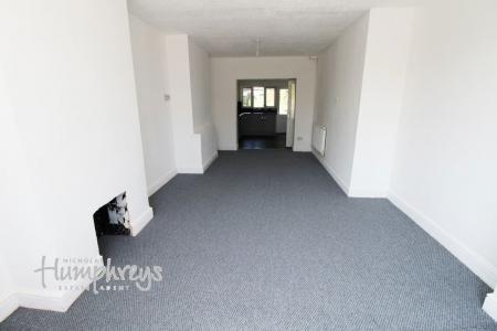 3 bedroom Property to let in Blakeley Hall Road, Oldbury B69 - 8-8 Viewings