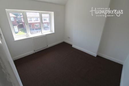 3 bedroom Property to let in Blakeley Hall Road, Oldbury B69 - 8-8 Viewings