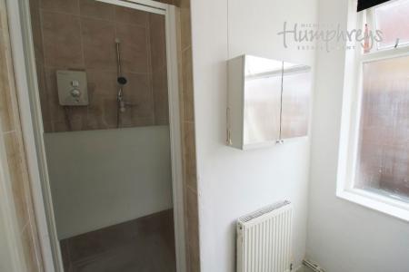 1 bedroom Property to let in Evelyn Road B11 - 8-8 Viewings