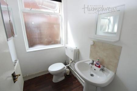 1 bedroom Property to let in Evelyn Road B11 - 8-8 Viewings
