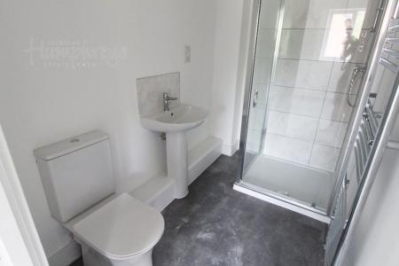 4 bedroom Property to let in Groveley Lane, Northfield B31