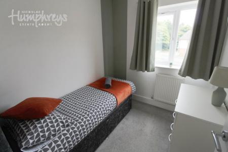 4 bedroom Property to let in Groveley Lane, Northfield B31