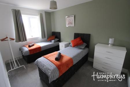 4 bedroom Property to let in Groveley Lane, Northfield B31