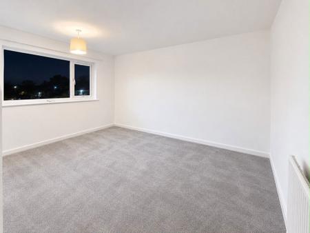3 bedroom Property to let in Crossfields Road, Warwick CV34