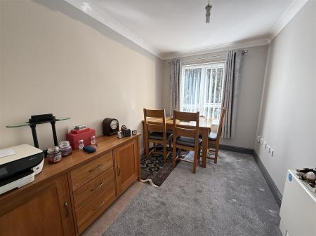 2 bedroom Apartment for sale in All Saints Road, Burton-On-Trent