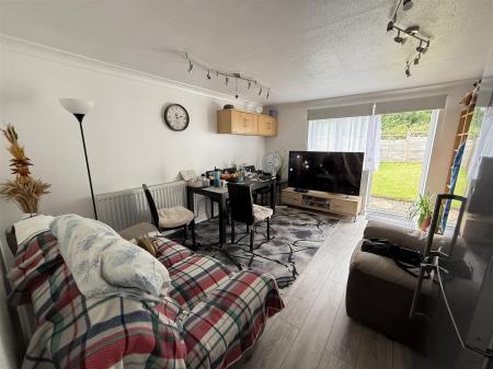 2 bedroom Apartment for sale in Mayfield Road, Burton-On-Trent