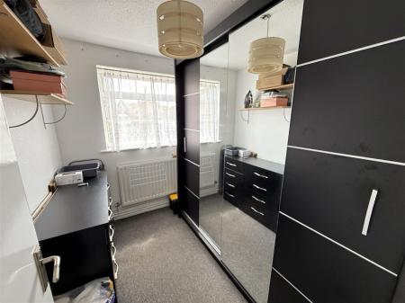 2 bedroom Apartment for sale in Mayfield Road, Burton-On-Trent