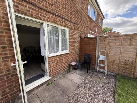 2 bedroom Apartment for sale in Mayfield Road, Burton-On-Trent