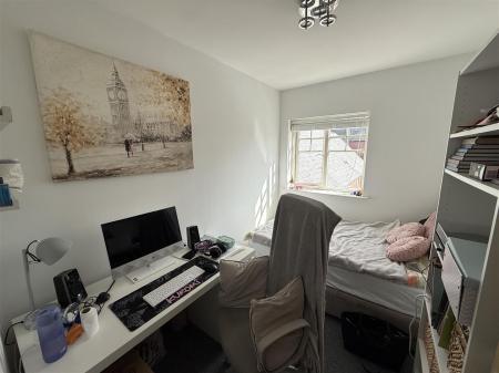 2 bedroom Apartment for sale in Caroline Court, Burton-On-Trent