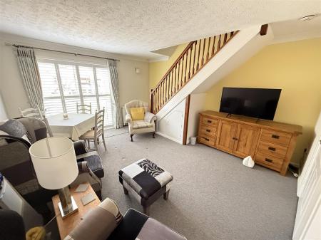 2 bedroom Terraced House for sale in Derwent Close, Burton-On-Trent