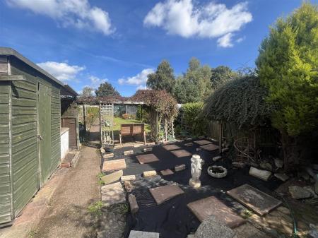 3 bedroom Semi-detached house for sale in Manor Road, Burton-On-Trent