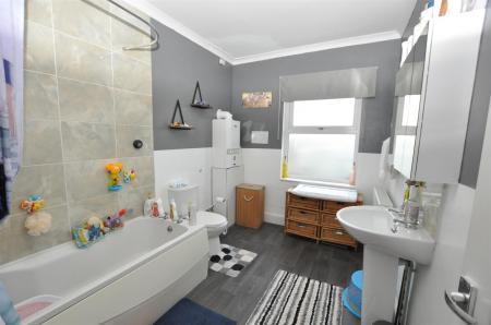 2 bedroom Terraced House for sale in Weston Street, Swadlincote