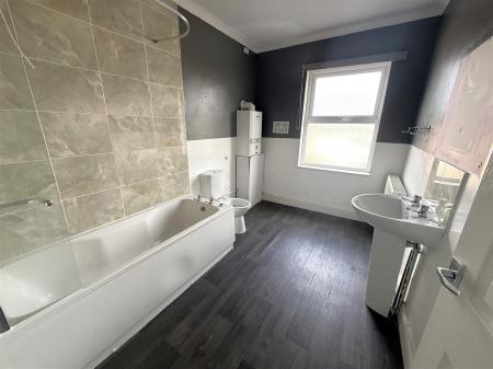 2 bedroom Terraced House for sale in Weston Street, Swadlincote