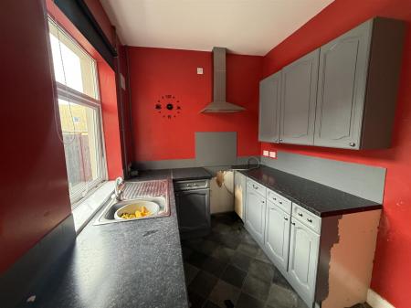 2 bedroom Terraced House for sale in Weston Street, Swadlincote