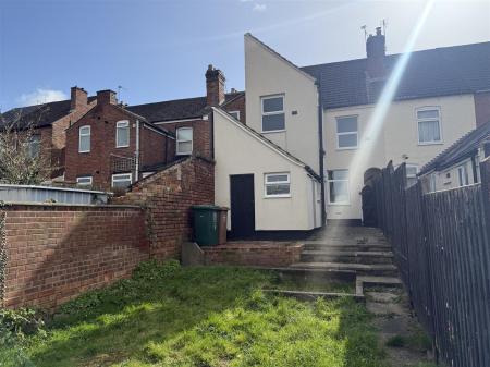 2 bedroom Terraced House for sale in Weston Street, Swadlincote