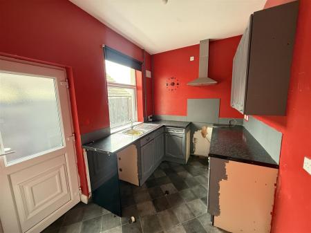 2 bedroom Terraced House for sale in Weston Street, Swadlincote