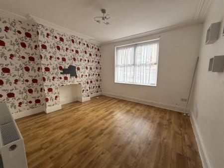 2 bedroom Terraced House for sale in Weston Street, Swadlincote