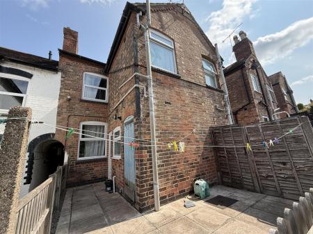 2 bedroom Terraced House for sale in Scalpcliffe Road, Burton-On-Trent