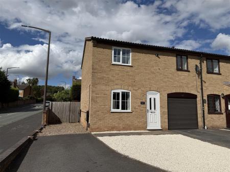 2 bedroom End of terrace house for sale in Grafton Road, Burton-On-Trent