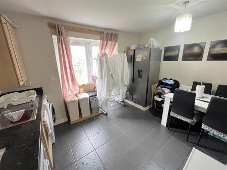 3 bedroom Town house for sale in Grants Yard, Burton-On-Trent
