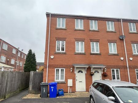 3 bedroom Town house for sale in Grants Yard, Burton-On-Trent