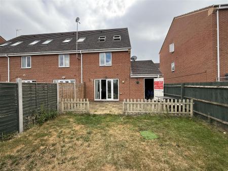 3 bedroom Town house for sale in Balata Way, Burton-On-Trent