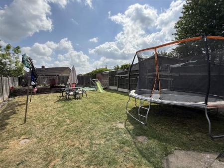 3 bedroom Detached house for sale in Oversetts Road, Newhall, Swadlincote