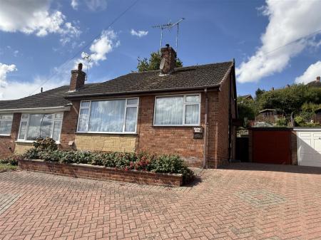 4 bedroom Semi-detached house for sale in Charnwood Road, Burton-On-Trent