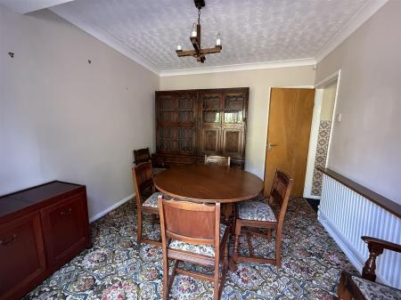 4 bedroom Semi-detached house for sale in Charnwood Road, Burton-On-Trent