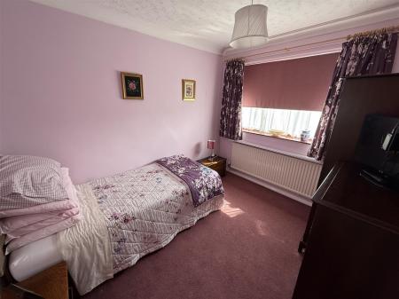 4 bedroom Semi-detached house for sale in Charnwood Road, Burton-On-Trent