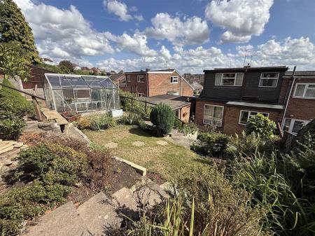 4 bedroom Semi-detached house for sale in Charnwood Road, Burton-On-Trent